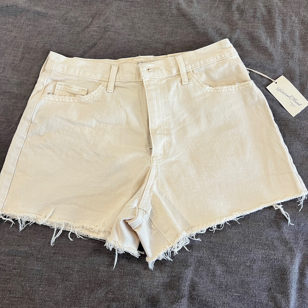 Universal Thread Cream Denim Vintage Stretch Shorts, Size 10 - NWT